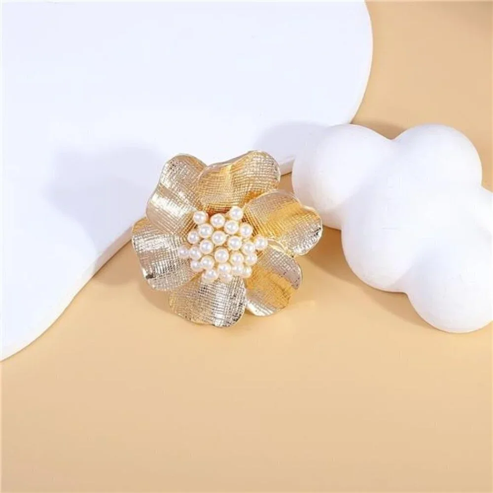 Vintage Pearl Flower Statement Ring – Bold Romantic Accessory Adjustable